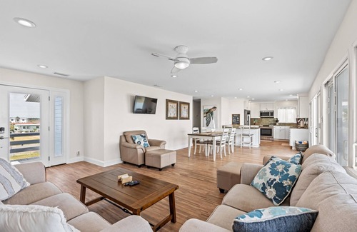 Crescent Beach House | Ocean Front in Crescent Beach