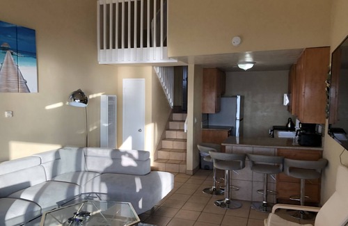Central Mission Beach House | Ocean Front!- Panoramic Views Above Beach-3Br/2Ba/7Bed/Multilevel/AC