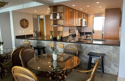Kihei Condo | Ocean Front Renovated 2 BR/BA Luxury Condo w/A/C . 2nd Floor Unobstructed View