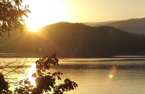 Gibsons House | Ocean Front Retreat in the heart of Gibsons BC