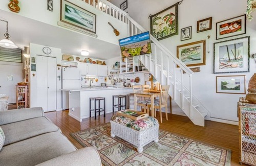Kaunakakai Condo | Ocean Front Retreat W/Kitchen-Molokai Shores A308