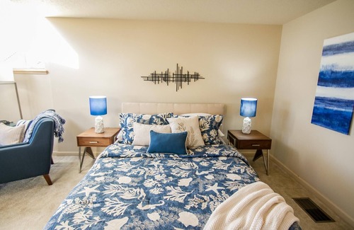 Depoe Bay House | Ocean Front! Spectacular Whale and Wave Watching! Dog Friendly!