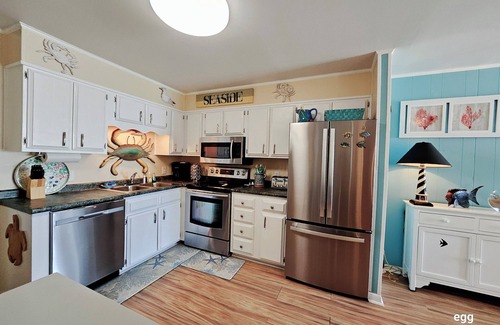 North Myrtle Beach Condo | OCEAN FRONT @ CHERRY GROVE POINT - SALT AIR, SEA BREEZES, GORGEOUS SUNRISES