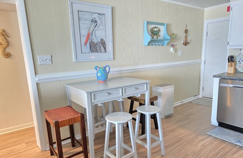 North Myrtle Beach Condo | OCEAN FRONT @ CHERRY GROVE POINT - SALT AIR, SEA BREEZES, GORGEOUS SUNRISES