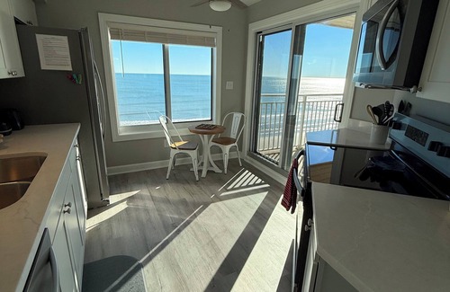 North Myrtle Beach Condo | Ocean front penthouse 2bed, 2bath newly renovated. Beautiful ocean front views!