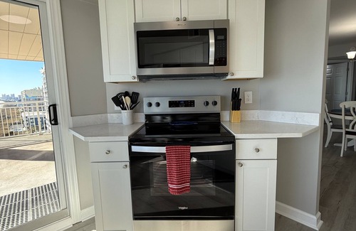 North Myrtle Beach Condo | Ocean front penthouse 2bed, 2bath newly renovated. Beautiful ocean front views!