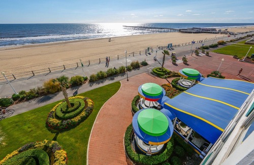 Northeast Virginia Beach Condo | Ocean Front
