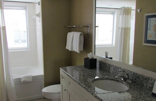 Northeast Virginia Beach Condo | Ocean Front