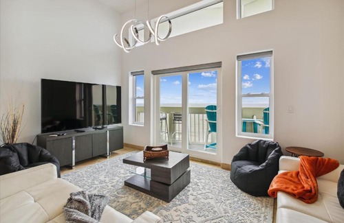 Galveston Apartment | Ocean Grove PH04 - Penthouse Please!