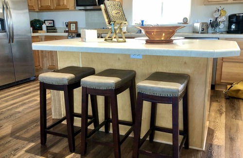 Brookings Villa | Ocean/Harbor/RiverVIEWS HotTuB-EV-Luxury-Pets AHOY!
