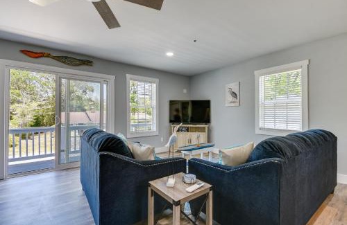 Ocean Isle Beach Apartment | Ocean Isle Beach Vacation Rental about 1 Mi to Pier!