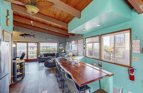 Rockaway Beach House | Ocean & Lake View Home w/Private Hot Tub - 1/2 Block to Beach, Dogs OK