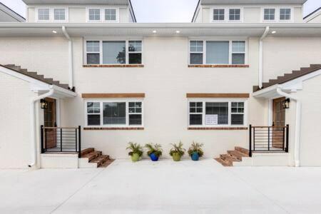 Northeast Virginia Beach Apartment | Ocean Lofts in the Vibe #8 - 5 min walk to beach