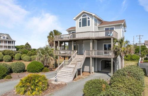 Village of Stump Sound House | Ocean Lookout