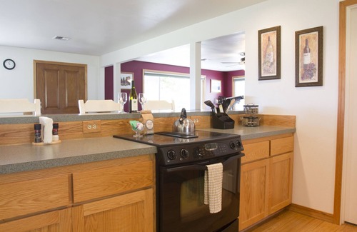 Coupeville House | Ocean & Mountain views, Large Open Floor-plan, Family, Kid, and Pet friendly
