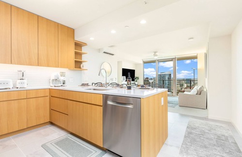 Ala Moana Condo | Ocean-MT Views From the Luxury Sky Ala Moana Condo with Amazing Amenities