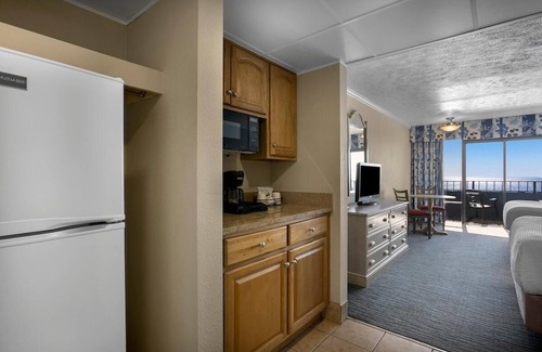 Myrtle Beach Apartment | Ocean Oasis 3rd Floor Two Queen Oceanfront Room