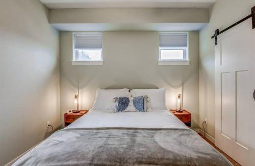 Depoe Bay House | Ocean Overlook 3 Ensuite Bedrooms, Game Lounge, Pet-Friendly & Family Ready