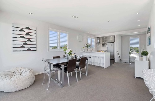 Mount Maunganui House | Ocean Palms - Immaculate with fully fenced garden
