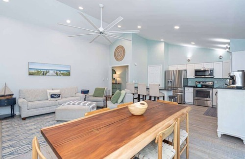Ocean Pines House | Ocean Pines 3BR 2BA Canal Front Home with Sunroom
