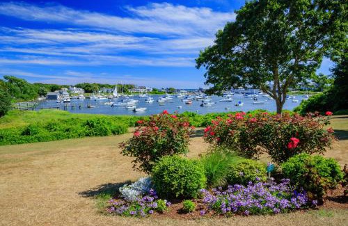Mashpee House | Ocean Point Oasis