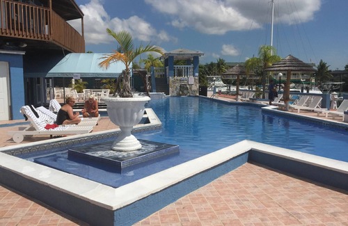 Williams Town Condo | Ocean Reef resort & yacht club