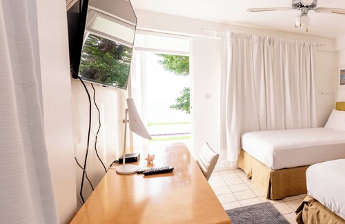 Castle Comfort Hotel | Ocean's Edge Lodge Restaurant & Bar C