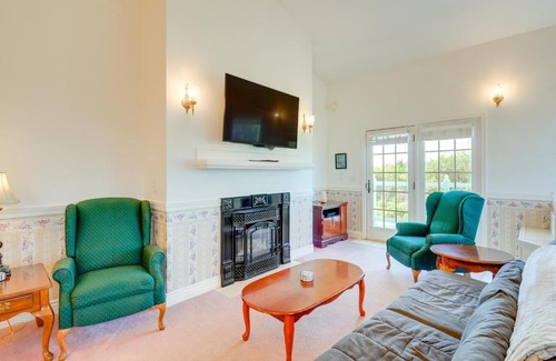 Ocean Shores Apartment | Ocean Shores Condo with Private Tub Less Than 1 Mi to Beach!