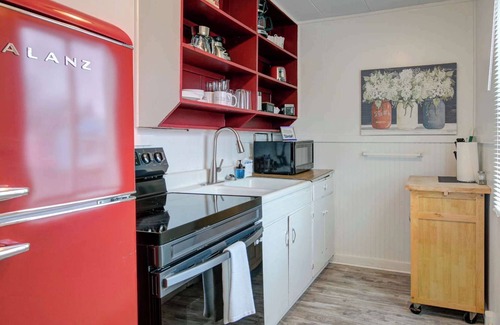 Grayland Cabin | Ocean Spray Resort Cottage 8 by Grayland Beach