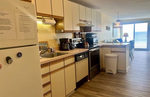 Wells Beach Condo | Ocean Surf 6 - Wells Beach Oceanfront Condo!