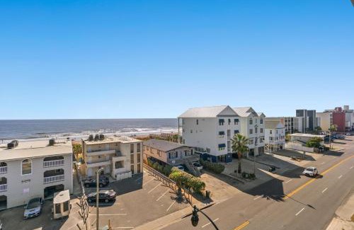 Cherry Grove Beach House | Ocean Terrace E4 - 2nd Row - Cherry Grove Section
