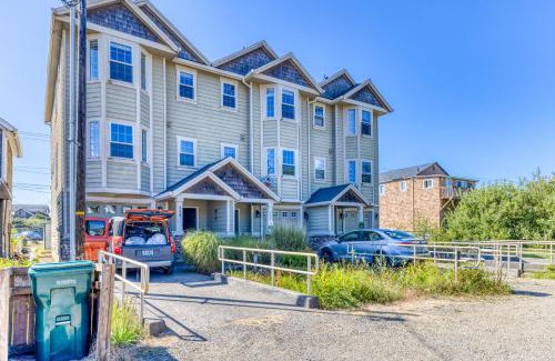 Rockaway Beach Apartment | Ocean Tide Townhouse