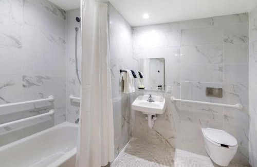 East Fort Lauderdale Resort | Ocean Treasure Beachside Suites
