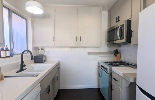 The Strand Apartment | Ocean View 1 Bedroom Manhattan Beach
