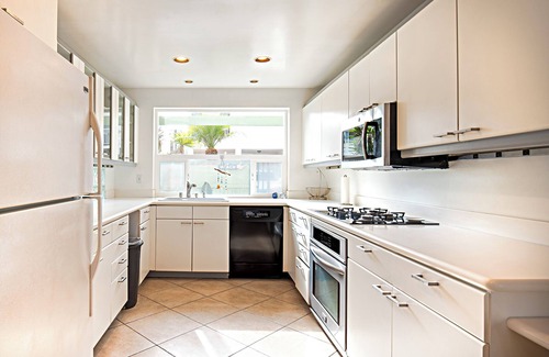 Pierpont Bay House | Ocean View Beach Family Vacation Steps from Sand 5600 monthly Sept to May