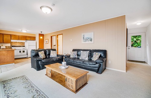 Tillamook House | Ocean-view beach house with hot tub & amazing views