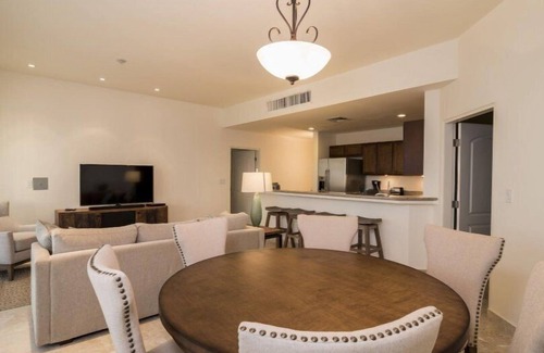 La Paz Condo | Ocean View Condo at Pool-Beach and Golf Resort with Concierge, Maids and Chef - Meal Services