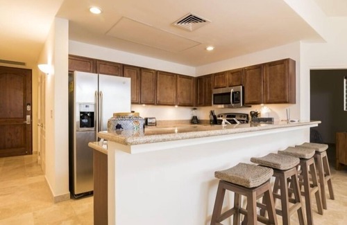 La Paz Condo | Ocean View Condo at Pool-Beach and Golf Resort with Concierge, Maids and Chef - Meal Services
