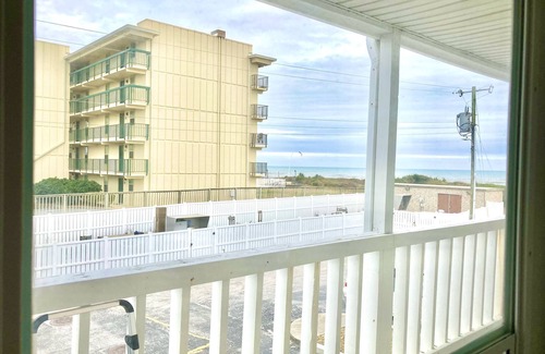 Atlantic Beach Apartment | Ocean View Condo Pet Friendly Pool Private Beach