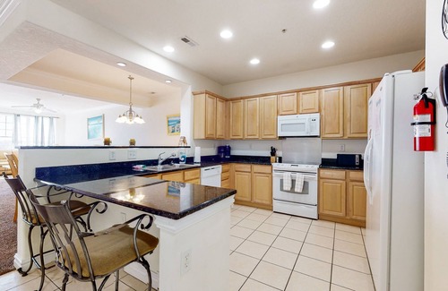 Sandbridge Condo | Ocean View Condo Steps from the Beach with Fast WiFi & On-Site Pool/Gym