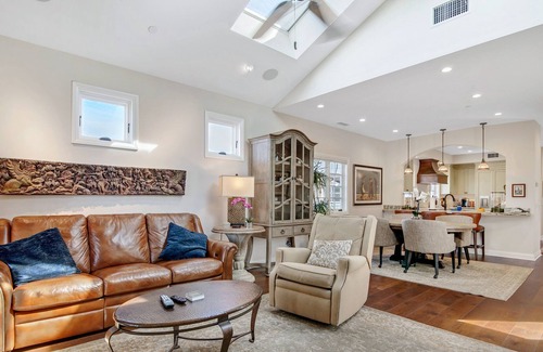 Old Towne House | Ocean-view dream with rooftop deck & balcony with fireplace - walk to beach