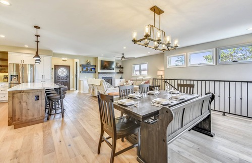 Point Loma Heights House | OCEAN VIEW Family Beach House 4BR 3BA Open Concept just 4 block walk to beach!