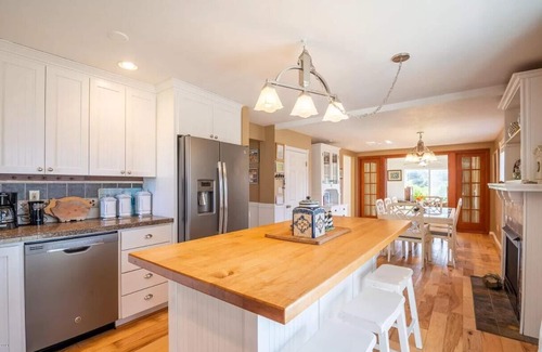 Beverly Beach House | Ocean View & Family Friendly