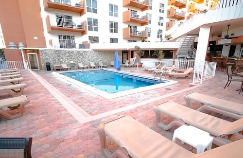 Birch Park Finger Streets Condo | Ocean View Fort Lauderdale Beach Condo, Great central location