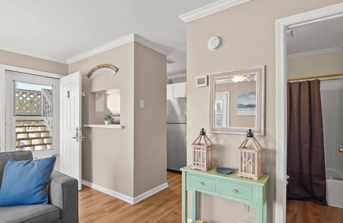 El Centro Beach Condo | Ocean view, great location, near Pier Park