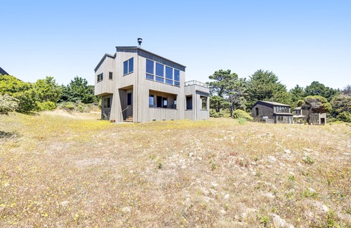Sea Ranch House | Ocean-View Home Near Pebble Beach with Private Hot Tub, Shared Pool, & WiFi