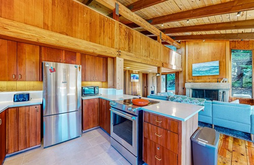 Sea Ranch House | Ocean view home with hot tub, pools, tennis & prime location at Shell Beach