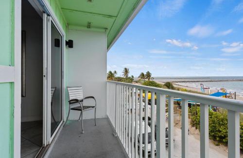Fort Pierce Hotel | Ocean View Hotel Room with Balcony- King Bed #25