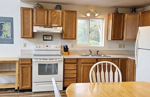 Yachats House | Ocean View in Yachats! Dog Friendly!