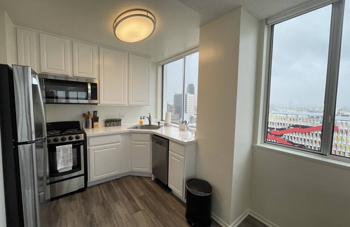 Downtown Condo | Ocean View Loft steps from Santa Monica Pier